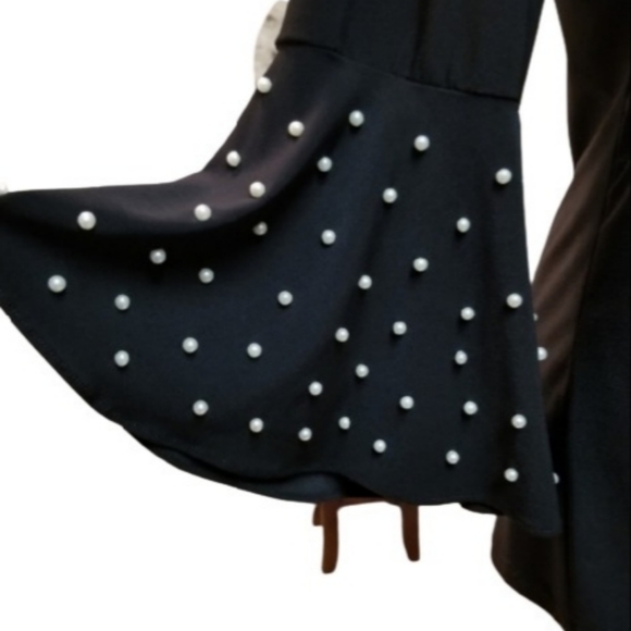 🆕️⬇️MSK Embellished Faux Pearl Bell Sleeve Blouse - Picture 3 of 8